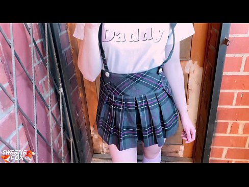 ❤️ Koolitüdruk imeb sügavalt oma riista ja kuratab klasside asemel. ❤❌ Pornovideo at us ﹏
